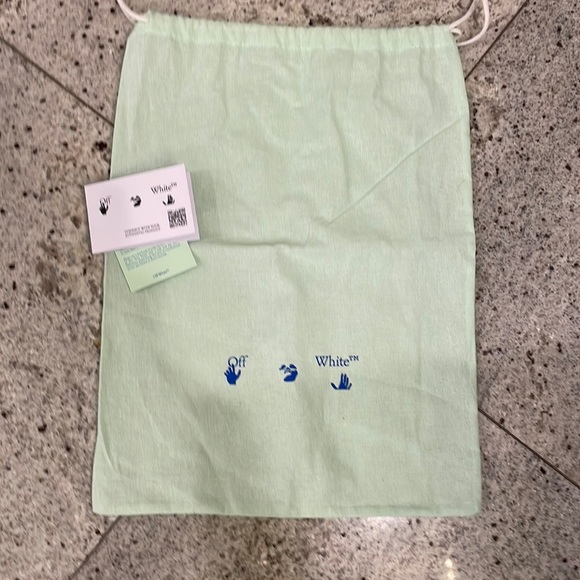 Off white dust bag - Picture 1 of 5